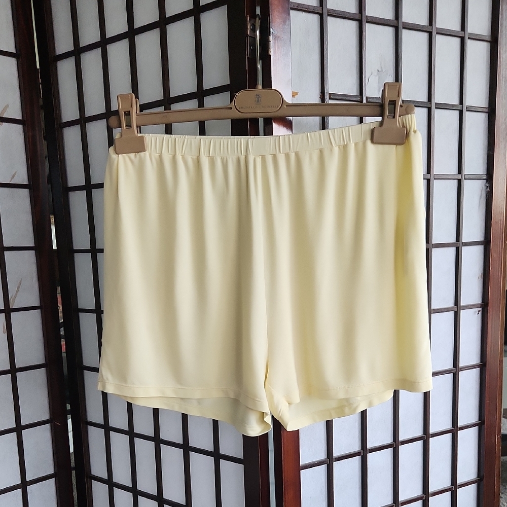 Women's Athletic Shorts in Cream